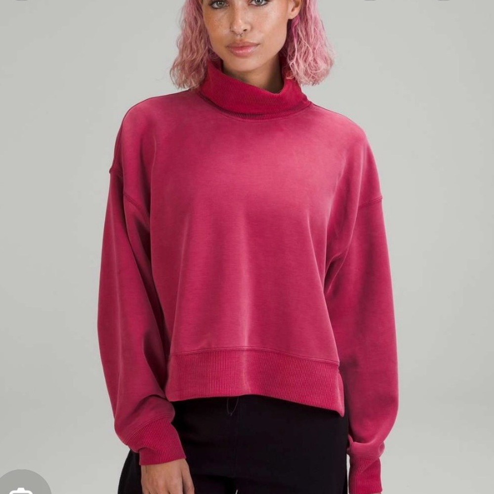Lululemon softstreme turtleneck pullover